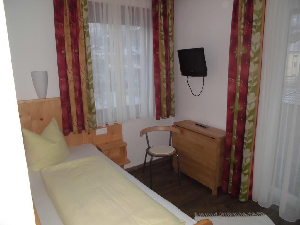 גמונד Pension & Ferienwohnung Dullnig מראה חיצוני תמונה