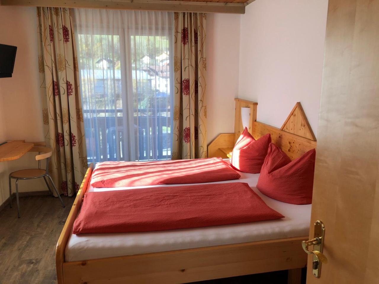 גמונד Pension & Ferienwohnung Dullnig מראה חיצוני תמונה